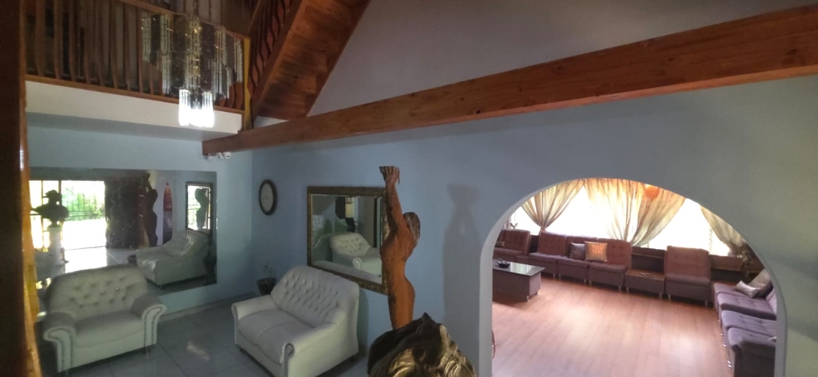 6 Bedroom Property for Sale in Wilkeville North West